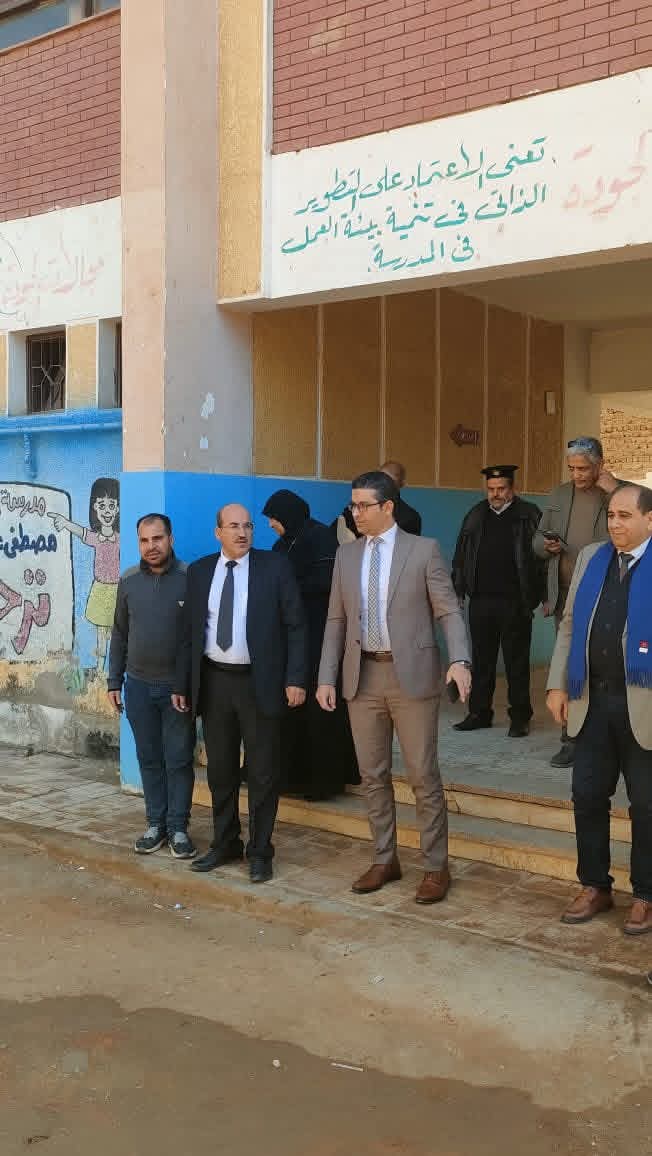 بالصور تفاصيل جديدة في سقوط تلميذ داخل مدرسة بأسيوط كاميرا المراقبة كشفت الحقيقة 3 سقوط تلميذ داخل مدرسة