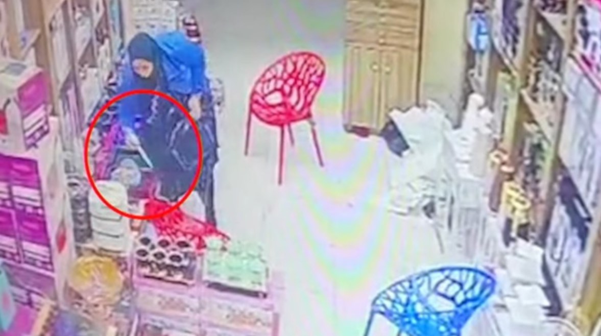 زوجة تاجر الأدوات الكهربائية تكشف كيف انتهت حياة زوجها على يد طليقته بدم بارد في المحل 2 جريمة التخلص من تاجر الأدوات الكهربائية