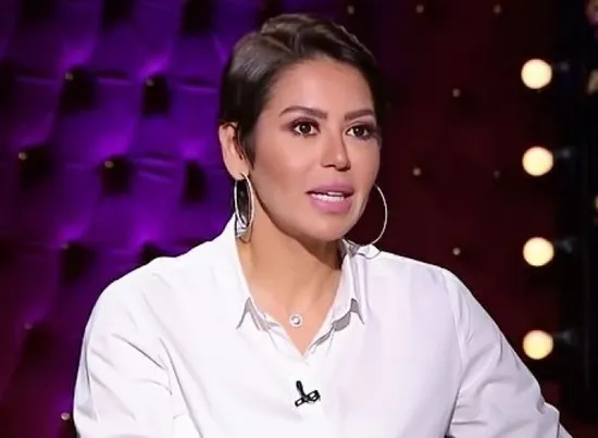 أول رد من الفنانة لقاء الخميسي بعد كشف جهلها بزواج زوجها 7 سنوات وبيان أحمد فريد قلب الوسط 4 لقاء الخميسي