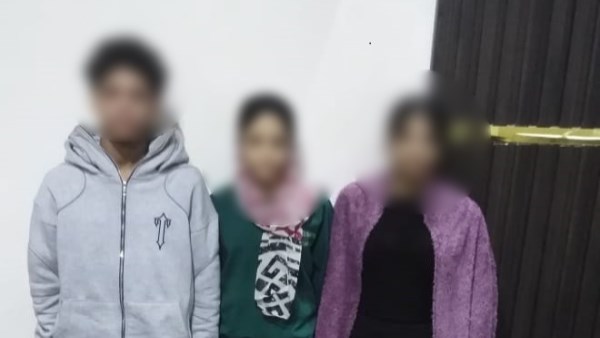 وزارة الداخلية تكشف ملابسات فيديو طالبة القاهرة عقب التعدي عليها اثناء خروجها من المدرسة 2 ملابسات فيديو طالبة القاهرة عقب التعدي عليها