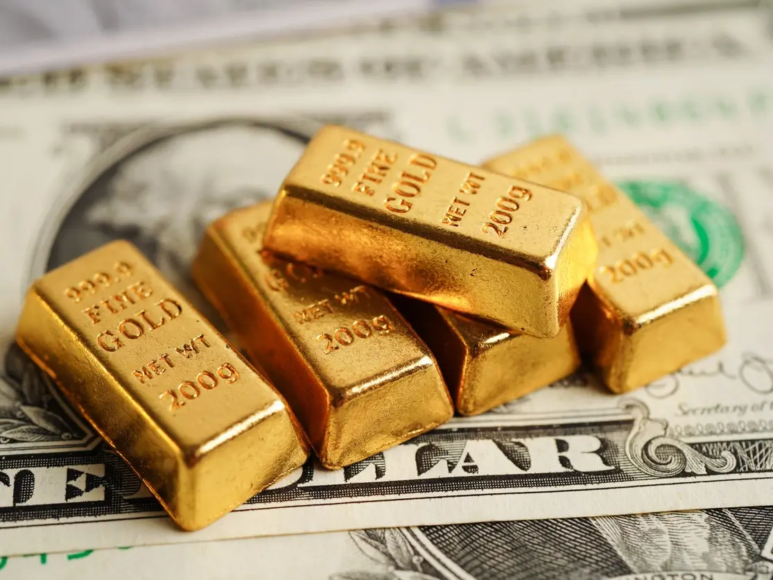 صعود مفاجئ يضرب سعر الذهب بنهاية اليوم 9/2/2026 والساعة تكشف وضع ال21 3 لماذا يتفوق الذهب
