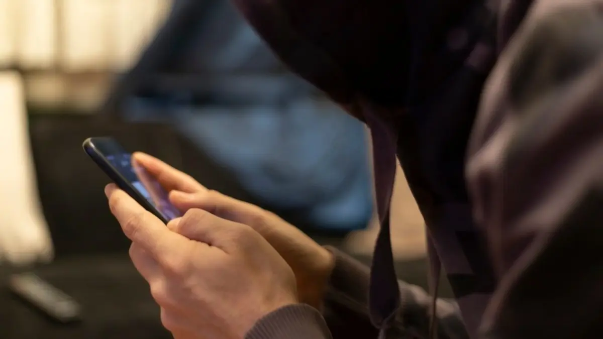انتبه وباء جديد ينتشر بسبب الموبايل طبيبة تحذر 3 وباء ينتشر بسبب الموبايل
