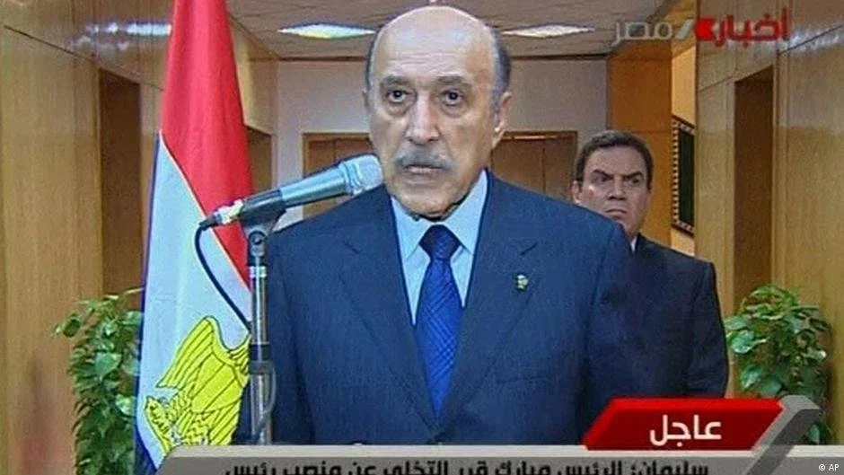 سر رفض الراحل اللواء عمر سليمان استعمال الهاتف في إبلاغ الرسائل لـ مبارك كشفه زوج ابنته 4 مخاوف عمر سليمان من استخدام الهاتف