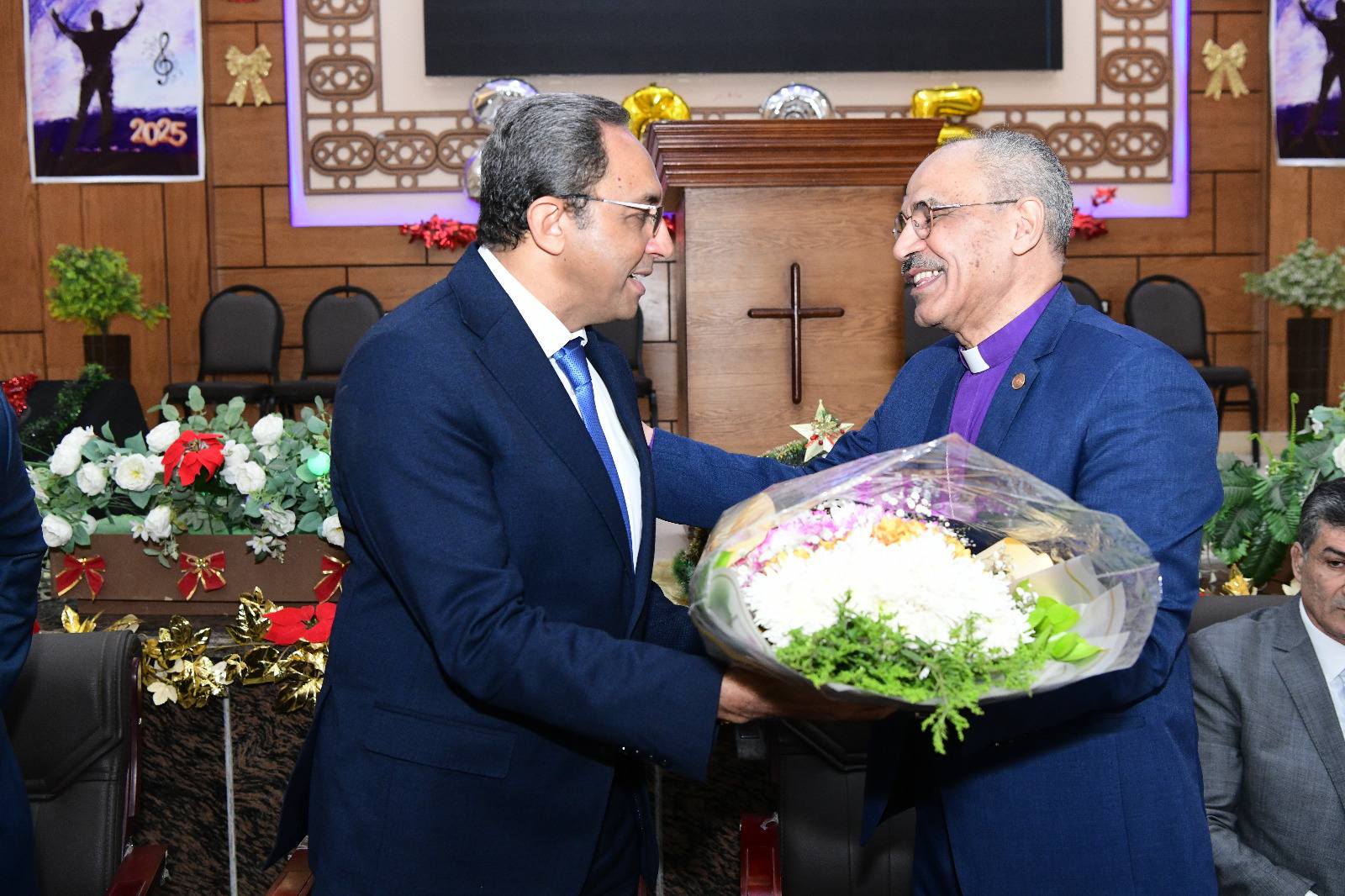 محافظ قنا يهنئ الطوائف المسيحية ب عيد الميلاد المجيد 2026 بكلمات مؤثرة 5 محافظ قنا يهنئ المسيحيين ب عيد الميلاد المجيد