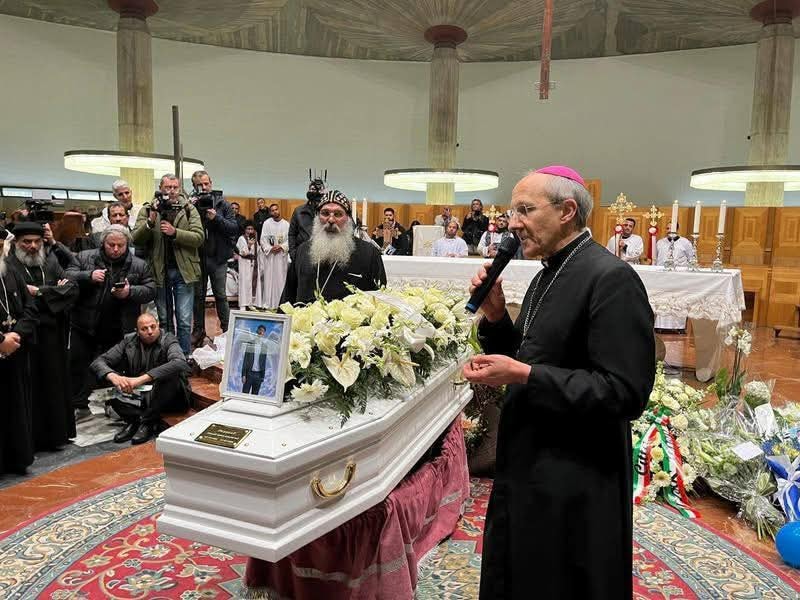 بالفيديو توديع الشماس أبانوب يوسف بمسيرة صلاة مهيبة يتقدمها نيافة الأنبا برنابا في روما 3 توديع الشماس أبانوب يوسف