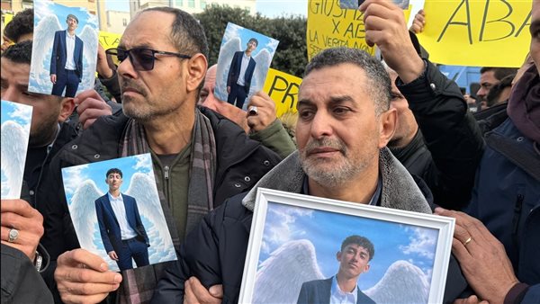 بالفيديو توديع الشماس أبانوب يوسف بمسيرة صلاة مهيبة يتقدمها نيافة الأنبا برنابا في روما 5 توديع الشماس أبانوب يوسف