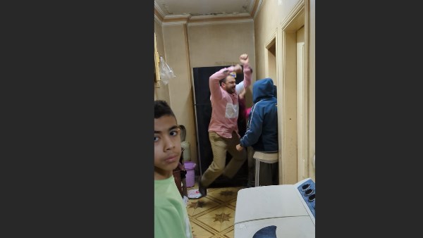 صراع على الميراث وضع أسرة على حافة الانهيار ابن يعتدي على والده داخل منزله حكاية فيديو هزت الرأي العام 2 صراع على الميراث