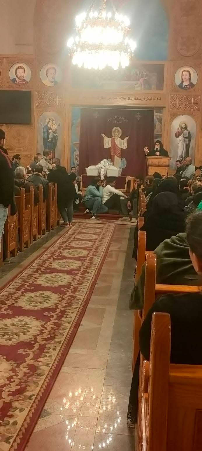 بالصور جنازه الطفلتان يوستينا وإستير يشعل الحزن في قلوب الجميع حريق الزرايب يلتهم البراءة 2 جنازه الطفلتان يوستينا وإستير