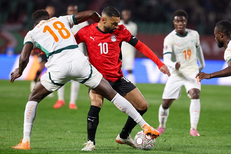 جماهير الريدز تنفجر في إدارة ليفربول عقب تألق صلاح في أمم إفريقيا 4 صحف إنجلترا تحتفي بصلاح