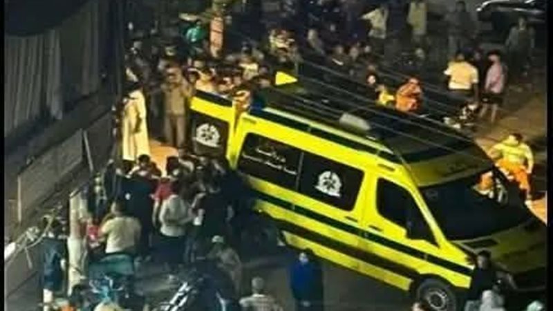 بالصور مأساة على الطريق الصحراوي في المنيا تؤدي إلى وفاة وإصابة 21 عامل 4 حصيلة ضحايا حادث المنيا