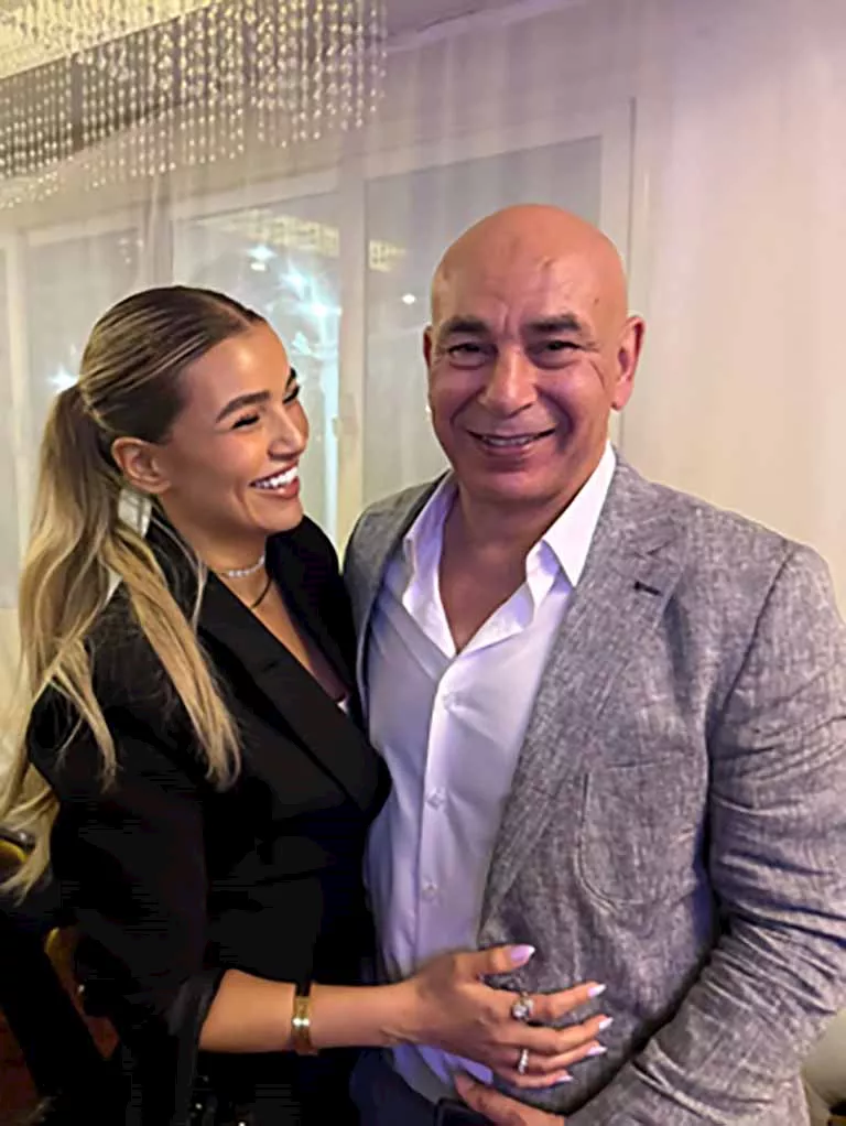 عائلة العميد تلجأ للقضاء يارا حسام حسن تكسر صمتها وتكلف محامي المشاهير بالرد 4 يارا حسام حسن تؤكد لا تهاون مع الإساءة