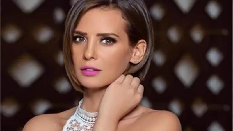 الفنانة إيمان العاصي تطالب بحل للسيارات النقل عقب واقعة شقيقها وتكشف التفاصيل 3 تغريدة غامضة لإيمان العاصي
