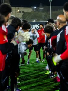 بالصور كيف احتفل لاعبي الأهلي بعيد ميلاد إمام عاشور قبل صدام سموحة 3 عيد ميلاد إمام عاشور