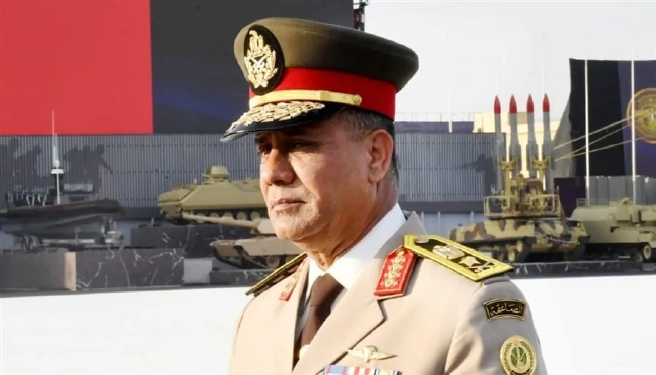 كشف تفاصيل التغييرات المفاجئة بالساعات الأخيرة في التعديل الوزاري الجديد واختيار الفريق أشرف سالم وزير الدفاع 2 التعديل الوزاري الجديد واختيار الفريق أشرف سالم وزير الدفاع