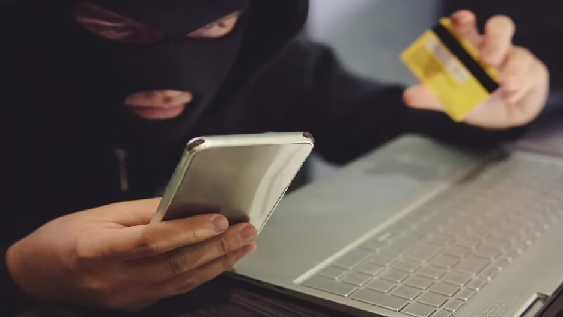 تحقيقات موسعة تكشف الستار عن أساليب الاحتيال والنصب الهاتفي بمكالمات مجهولة باسم البنوك 4 أساليب الاحتيال والنصب الهاتفي