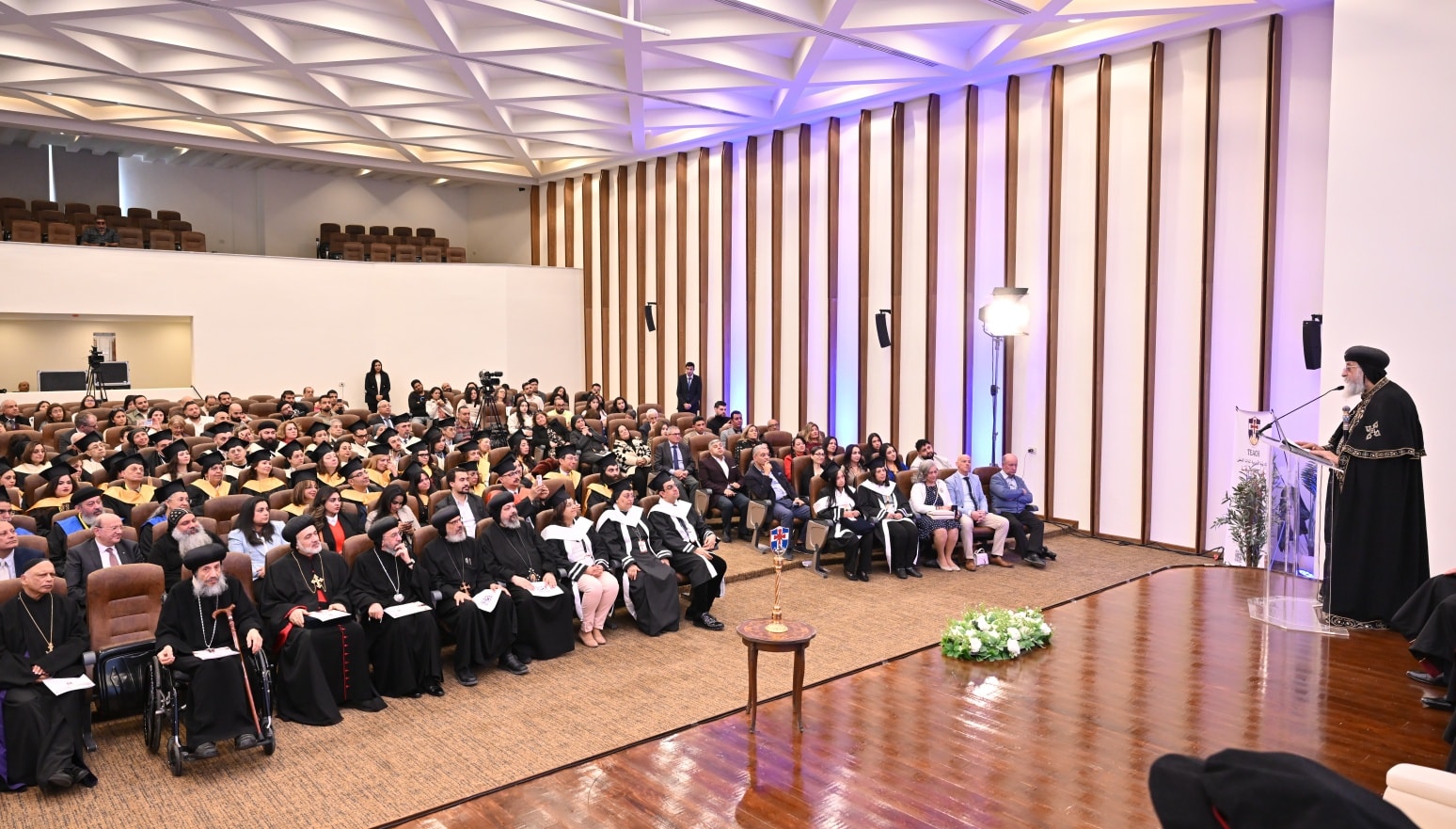 بالصور البابا تواضروس الثاني يشهد حفل تخريج أكاديمية TEACH بمركز لوجوس بدير القديس الأنبا بيشوي 4 البابا تواضروس الثاني