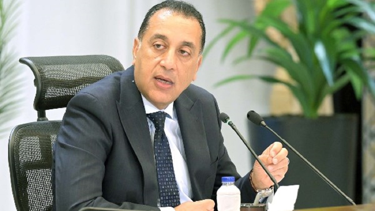 كشف تفاصيل التغييرات المفاجئة بالساعات الأخيرة في التعديل الوزاري الجديد واختيار الفريق أشرف سالم وزير الدفاع 4 ملامح التعديل الوزاري الجديد قبل رمضان