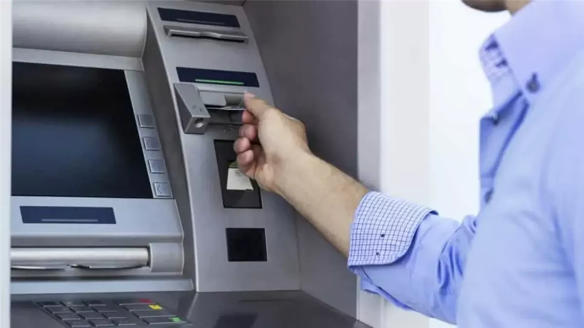 التحقيقات تكشف الستار عن اعترافات المتهمين عقب محاولة سرقة ماكينة ATM في الشيخ زايد 4 محاولة سرقة ماكينة ATM