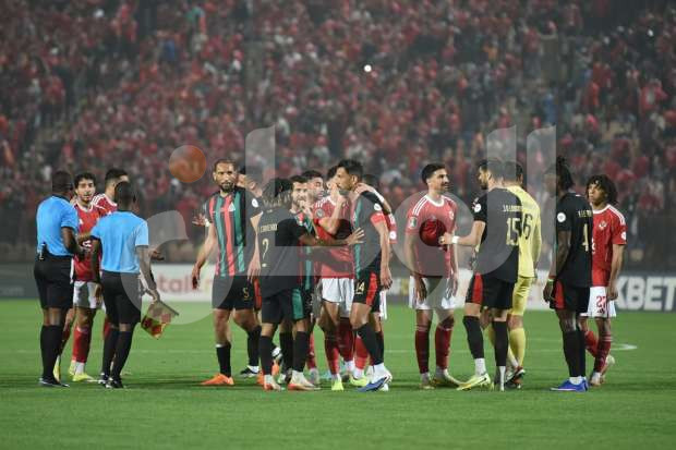 الاتحاد الأفريقي يصدر قرار يخص أحداث مباراة نادى الأهلي وفريق الجيش الملكي 2 الاتحاد الأفريقي بشأن أحداث مباراة الأهلي والجيش الملكي
