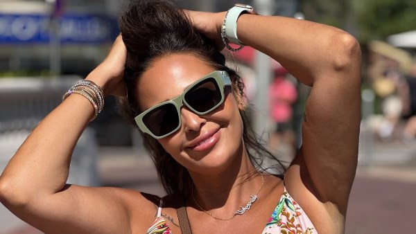 بالصور الفنانة داليا البحيري بعد جدل عملية التجميل تتألق بجلسة تصوير شبابية مبهرة 4 الفنانة داليا البحيري
