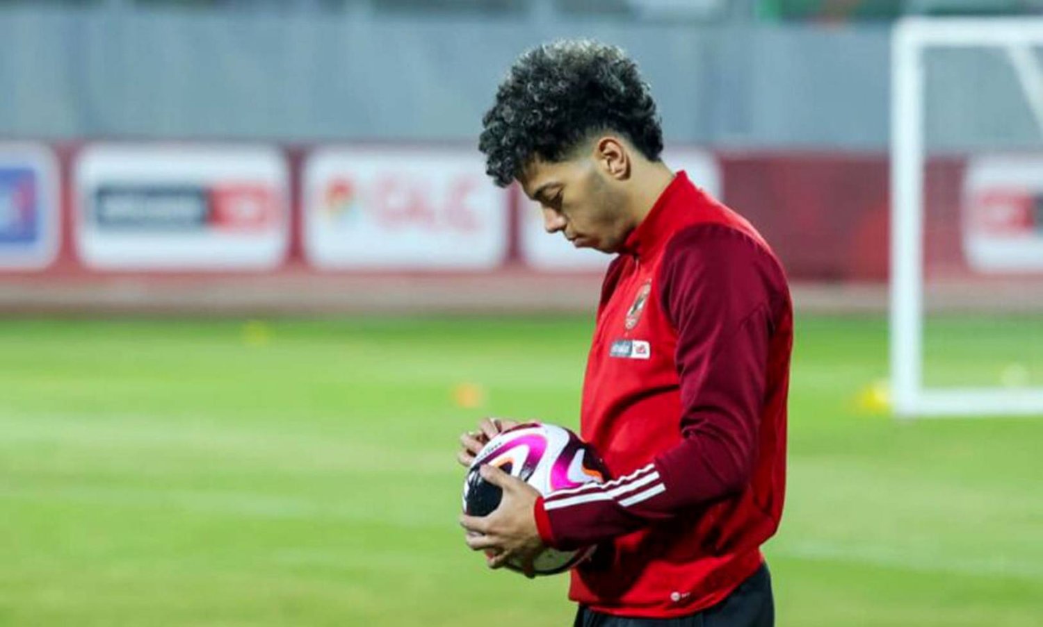 تفاصيل استياء لاعبي الأهلي من إمام عاشور ورد فعل اللاعب 4 الأهلي يفاجئ إمام عاشور