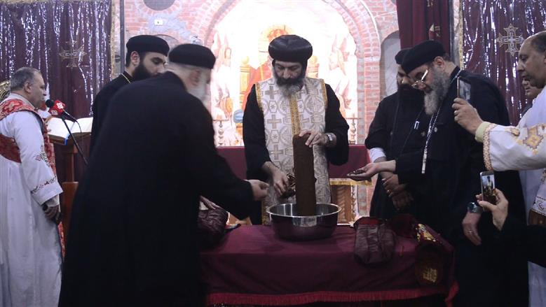 بالصور أقباط الإسكندرية يحتفلون بعيد أباكير ويوحنا ومنطقة أبوقير سميت على اسمه 4 عيد القديس أباكير