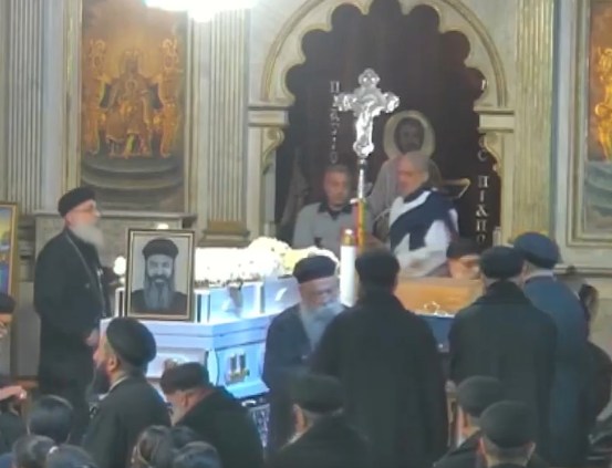 شاهد صلاة تجنيز المتنيح القمص تادرس عطية الله إبراهيم إثر سقوطه من أعلى عقار 2 صلاة جناز المتنيح القمص تادرس عطية الله