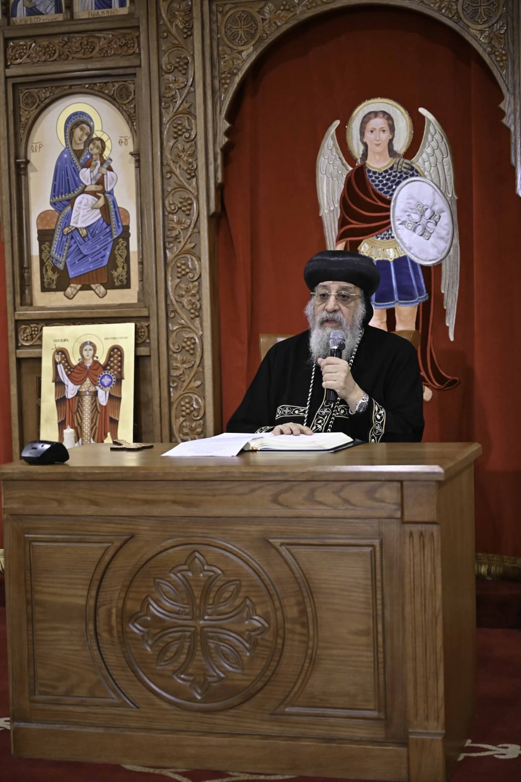 البابا تواضروس الثاني وجود الكهرباء ولو قليلا يظل أفضل من العيش في الظلام على الجميع التخلي عن مظاهر البهرجة 2 البابا تواضروس الثاني