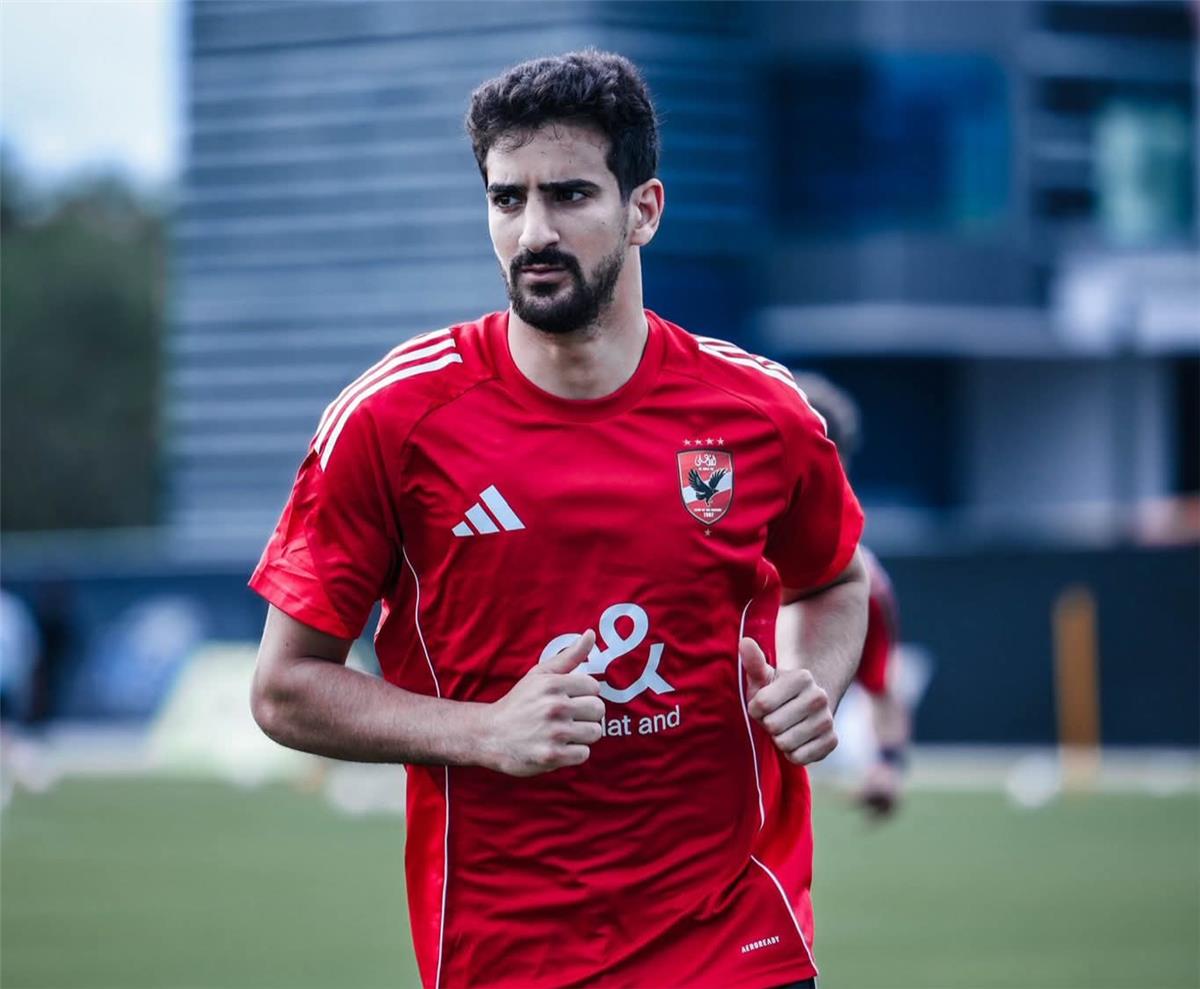 النادي الأهلي ينهئ الجدل حول عرض سعودي لضم بن رمضان 2 لاعب الوسط التونسي محمد علي بن رمضان