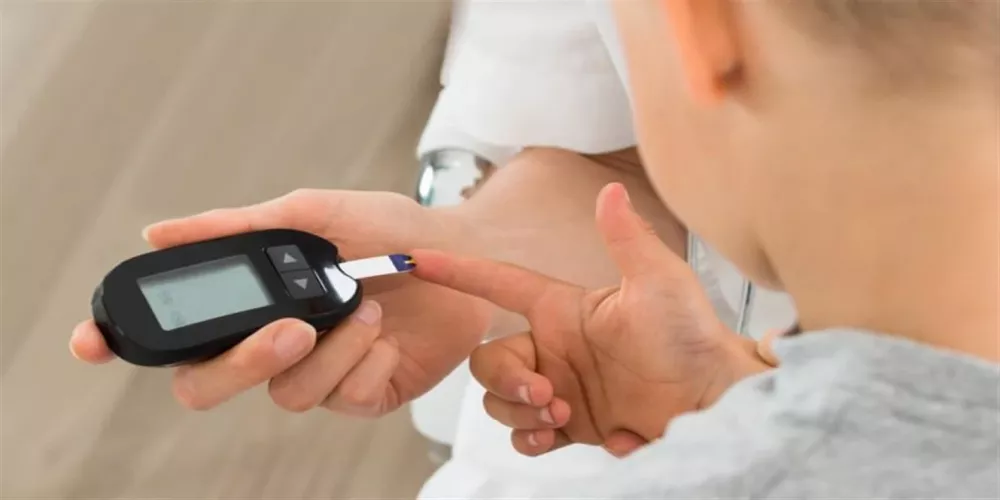 أعراض السكري عند الأطفال كشف علامات تحذيرية 3 أعراض السكري عند الأطفال