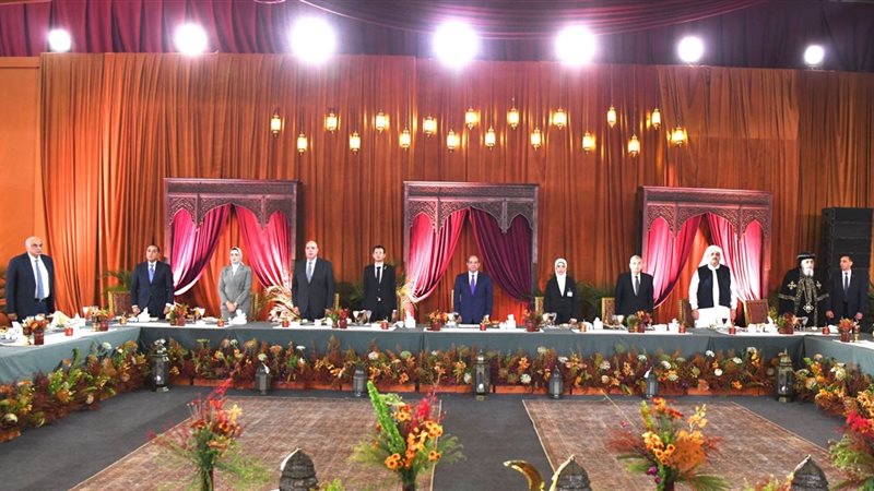 السيسي من حفل إفطار الأسرة المصرية منطقتنا على مفترق طرق الحرب ستطال الجميع بلا استثناء 3 افطار الأسرة المصرية