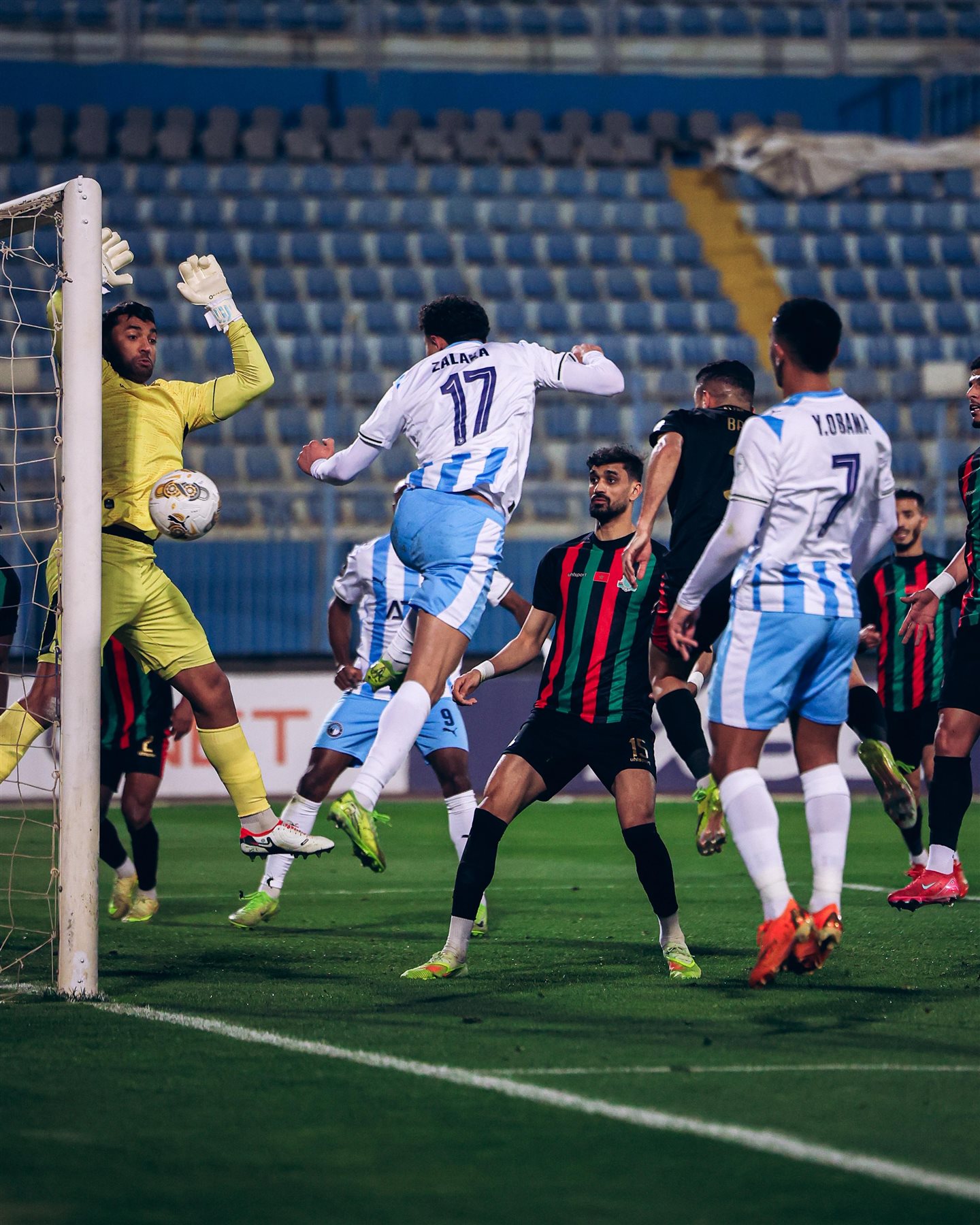 صدمة في الدفاع الجوي الجيش الملكي يطيح بحامل اللقب بيراميدز ويعبر لنصف نهائي إفريقيا 3 بيراميدز يخسر من الجيش الملكي