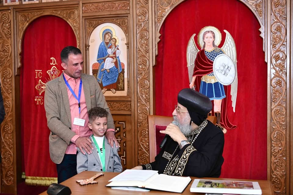 أبطال وهبوا الحياة البابا تواضروس يكرم 9 متبرعين بالكبد جسّدوا أسمى معاني العطاء الإنساني 3 البابا تواضروس يكرّم متبرعى زراعة الكبد