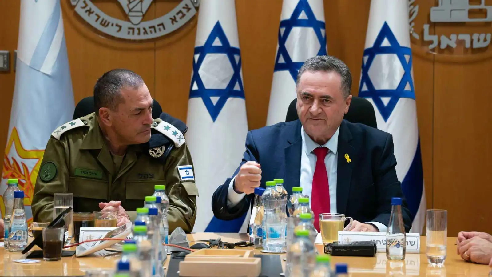 وزير الدفاع الإسرائيلي يهدد نعيم قاسم الأمين العام لحزب الله أصبح هدفا للتصفية 3 وزير الدفاع الإسرائيلي يهدد نعيم قاسم