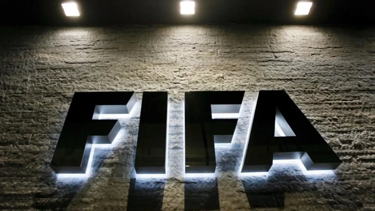 قرار جديد من الاتحاد الدولي لكرة القدم بشأن تصفيات كأس العالم بعد التهديدات ايه اللى حصل 2 الاتحاد الدولي لكرة القدم