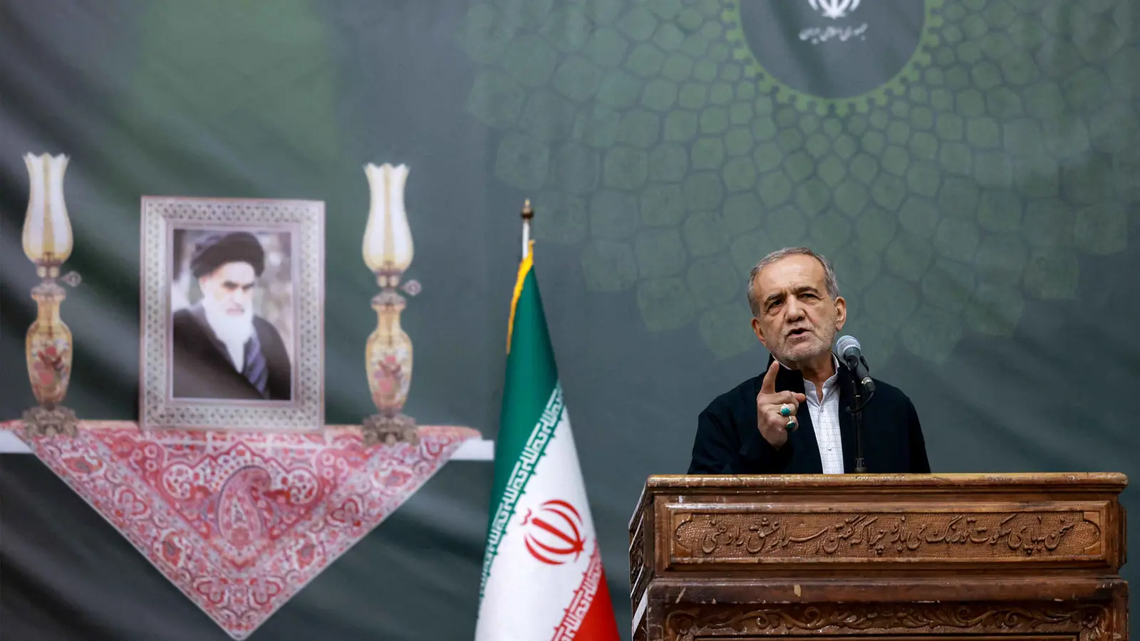 الرئيس الإيراني مسعود بزشكيان يقدم اعتذار لدول الخليج ويعلن وقف الهجمات 4 الرئيس الإيراني مسعود بزشكيان