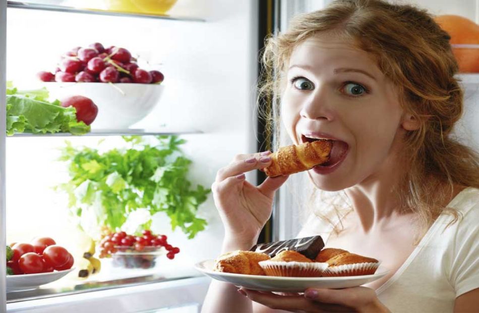 لو عندك رغبة شديدة في تناول السكريات تعرف على حيلة بسيطة تسيطر على رغبتك 2 تناول السكريات