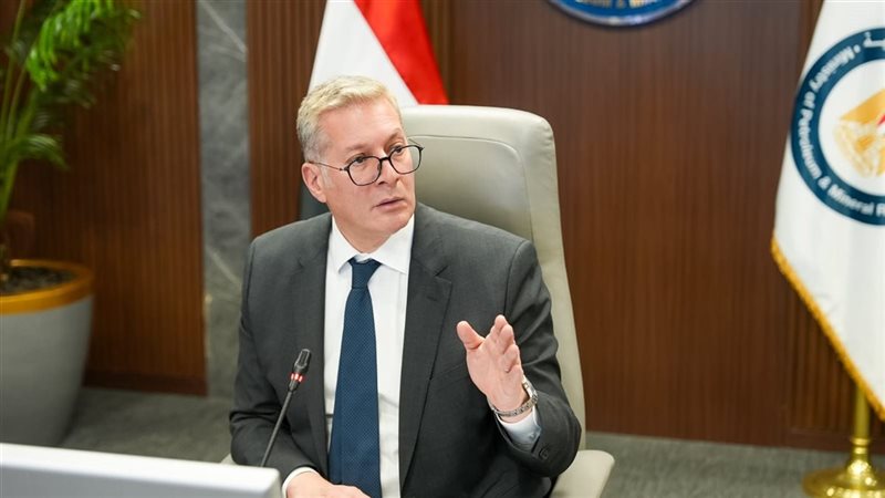 وزير البترول كيف تمكنت مصر من تأمين احتياجاتها من الوقود وسط تقلبات الحرب لا قلق من إغلاق مضيق هرمز 2 كريم بدوي وزير البترول