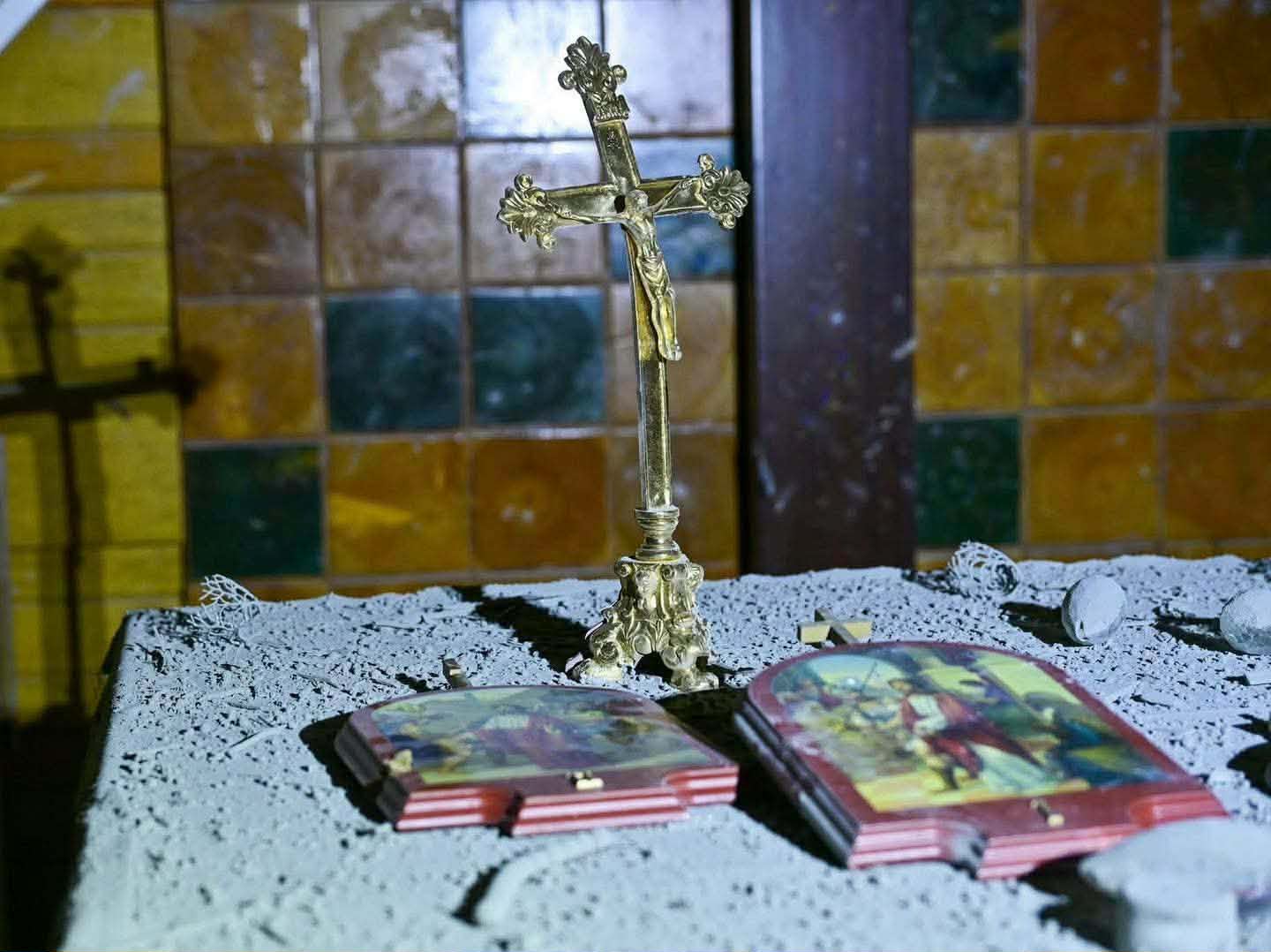 بالصور كنيسة الرسولين في عنكاوا باربيل بالعراق تتعرض لأضرار بعد استهدافها بصاروخ وغضب مسيحي لاستهداف المدنيين 4 كنيسة الرسولين في عنكاوا باربيل بالعراق تتعرض لأضرار