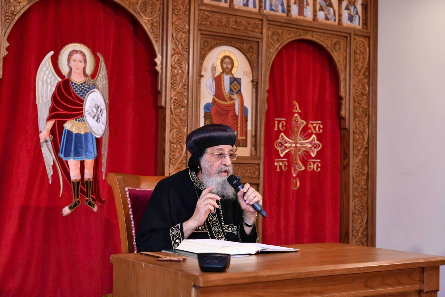 البابا تواضروس الثاني يتابع شؤون الإيبارشيات والأديرة من قلب وادي النطرون 3 الرعاية البابوية من قداسة البابا تواضروس