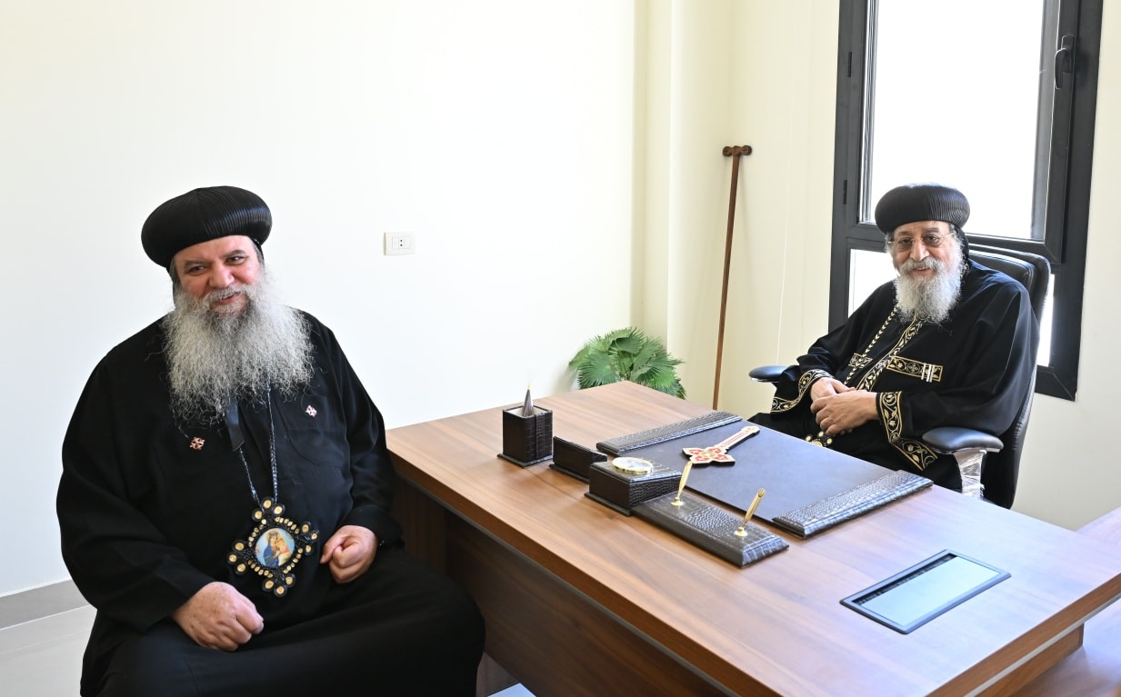 بالصور تفاصيل لقاء البابا تواضروس مع 3 أساقفة بالمقر البابوي بدير الأنبا بيشوي 3 البابا تواضروس الثاني يستقبل نيافة الأنبا سيداروس