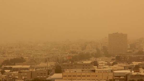 ضربات الرعد والبرق تحذيرات الأرصاد الجوية بسبب الطقس السيئ ونتيجة هبوب عواصف ترابية وفاة مسن إثر سقوط نخلة 3 التقلبات الجوية والعواصف الترابية