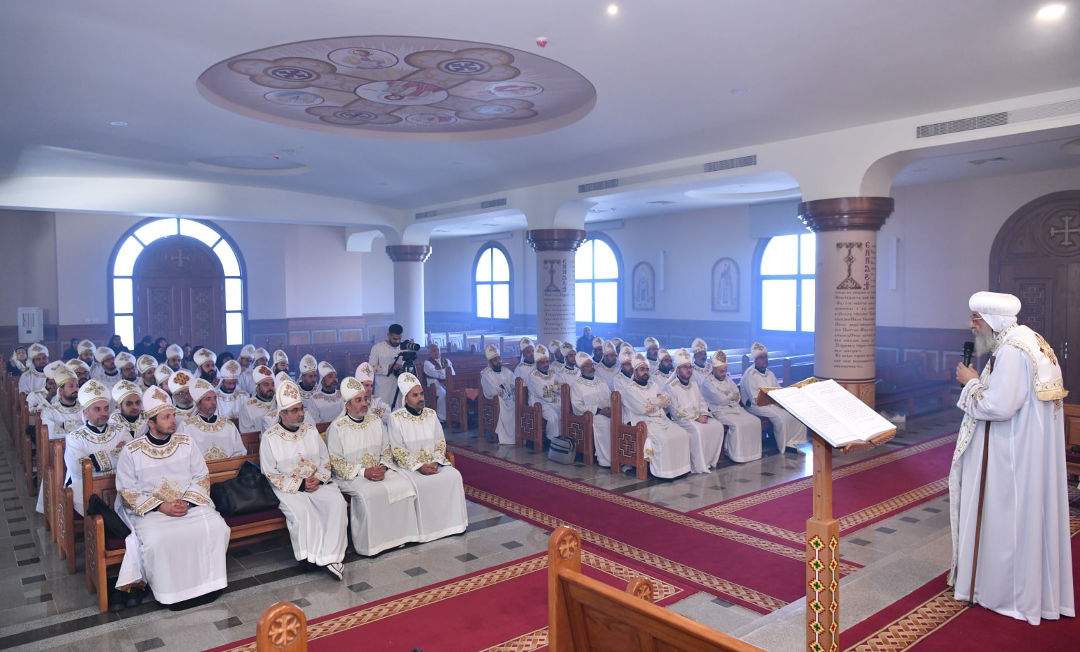 بالصور البابا تواضروس الثاني يفتتح الدورة التدريبية للكهنة الجدد الذين تمت سيامتهم في فترة الصوم الكبير 4 البابا تواضروس الثاني يفتتح الدورة التدريبية للكهنة الجدد