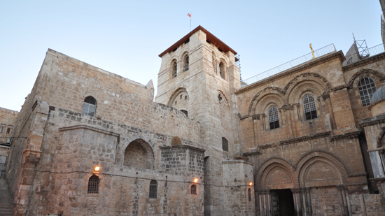 كنائس القدس تناشد إعادة فتح كنيسة القيامة دون قيود في سبت النور بشرى القيامة لا تُحاصر 2 كنائس القدس تناشد إعادة فتح كنيسة القيامة