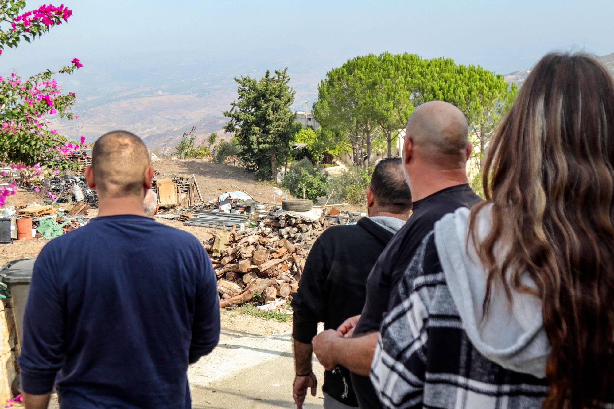 مسيحيو لبنان بالقرى الحدودية يرفضون مغادرة منازلهم رغم الإنذار الذي وصل إليهم 2 مسيحيو لبنان بالقرى الحدودية