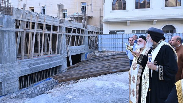 صرح ثقافي في قلب الإسكندرية بالصور البابا تواضروس يبارك المركز القبطي الجديد ويدعو للمشاركة بالصلاة 3 البابا تواضروس يتفقد موقع المركز الثقافي القبطي