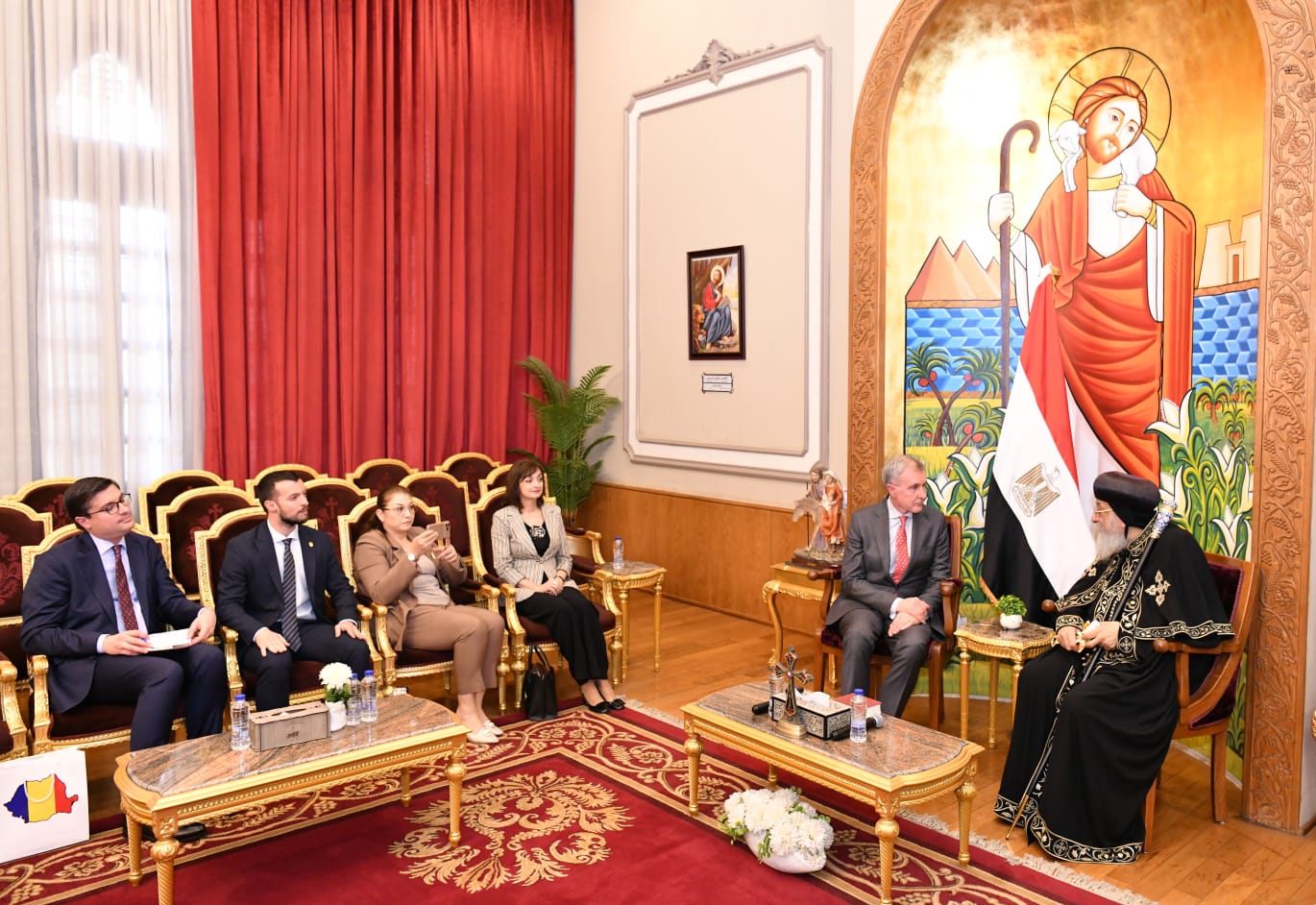 البابا تواضروس يستقبل أمير رومانيا في مهمة سلام بالكاتدرائية ننشر التفاصيل بالصور 2 البابا تواضروس يستقبل أمير رومانيا