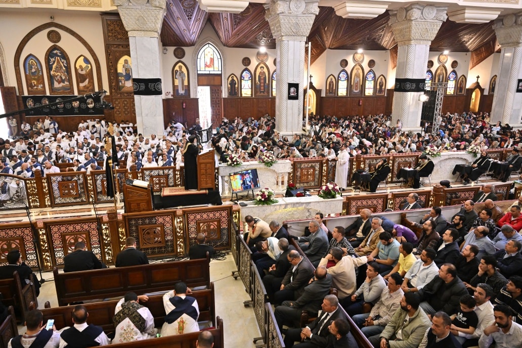 البابا تواضروس الثاني خلال صلوات الجمعة العظيمة لا يوجد حدث في تاريخ البشرية ظهر فيه حب الله للإنسان كما ظهر في يوم الصليب 4 البابا تواضروس الثاني خلال صلوات الجمعة العظيمة