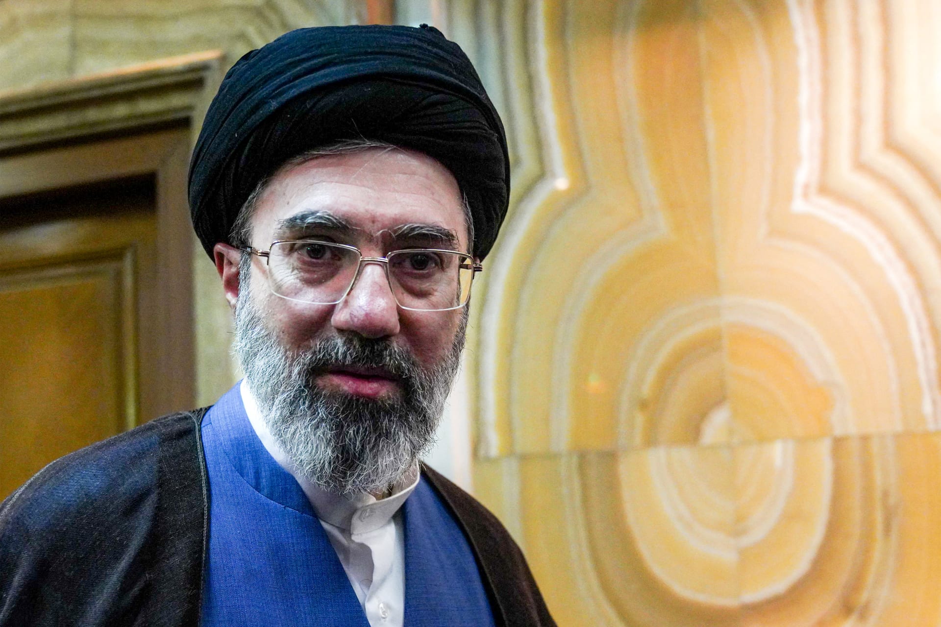 إيران تتحدى ترامب علنياً مضيق هرمز مغلق حتى إشعار آخر والدفع مقابل المرور 3 المرشد الإيراني