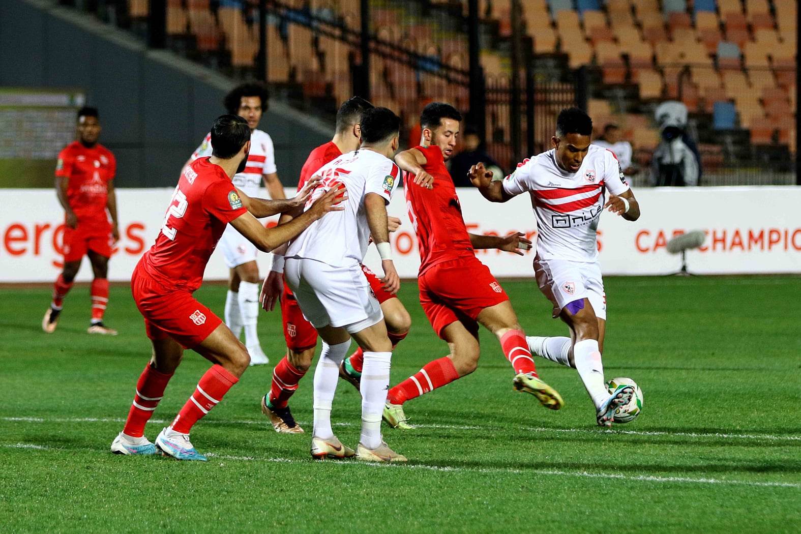 موعد مباراة نادي الزمالك وفريق شباب بلوزداد في إياب نصف نهائي كأس الكونفدرالية 2 مباراة نادي الزمالك و شباب بلوزداد